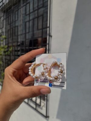 Aritos Argollas de perla con flor