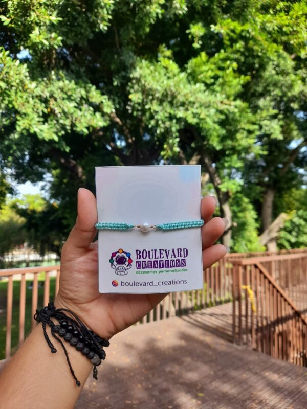 Pulsera artesanal con perla